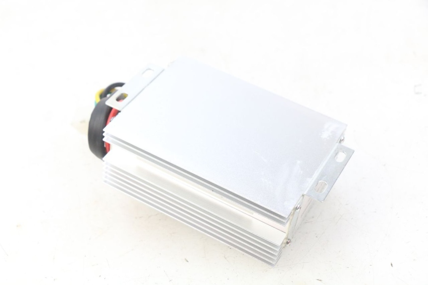 photo de REGULATEUR CHARGE EFUN E2GO 1 (2017 - 2021) - Gros plan technique