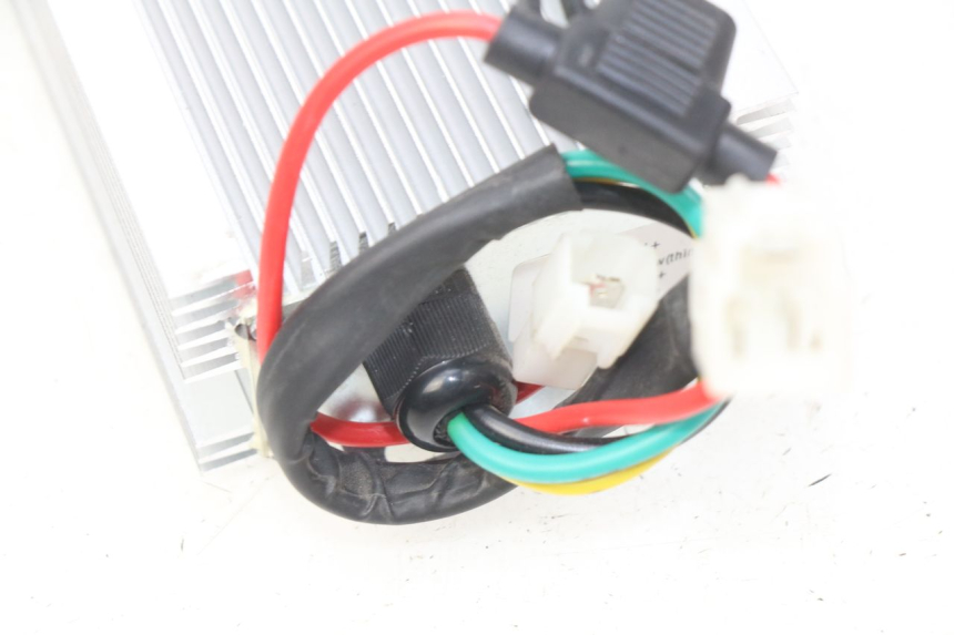 photo de REGULATEUR CHARGE EFUN E2GO 1 (2017 - 2021) - État de surface