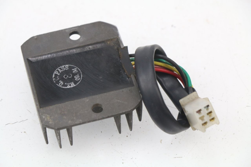 photo de REGULATEUR CHARGE BAOTIAN EAGLE 50 (2009 - 2011) - Détail de la pièce