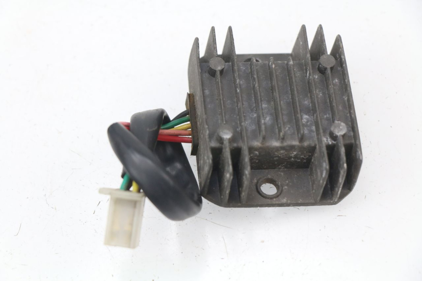 photo de REGULATEUR CHARGE BAOTIAN EAGLE 50 (2009 - 2011) - Zoom état d’usage