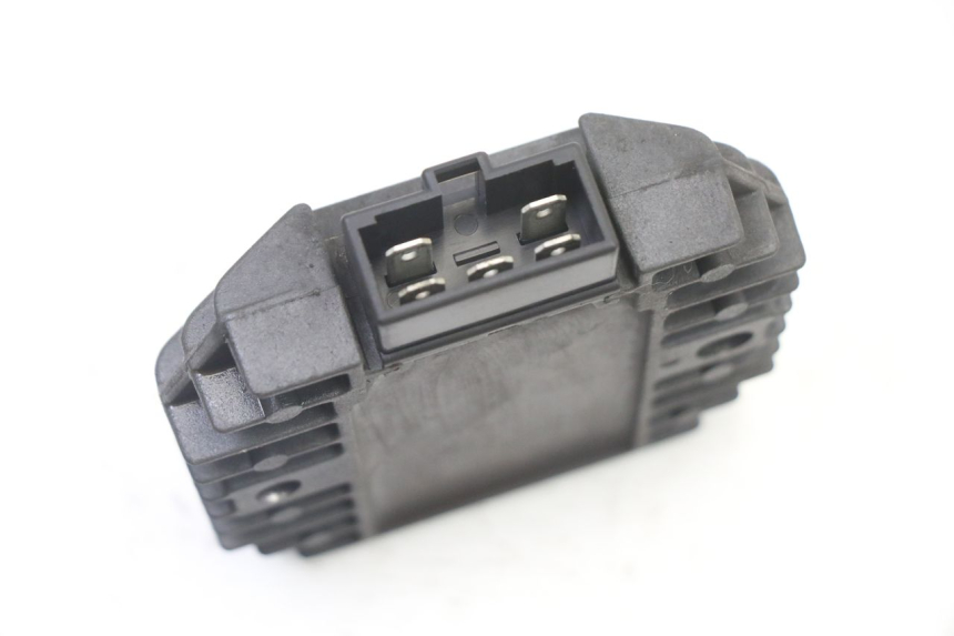 photo de REGULATEUR CHARGE PEUGEOT ELYSEO 125 (1999 - 2004) - Zoom état d’usage