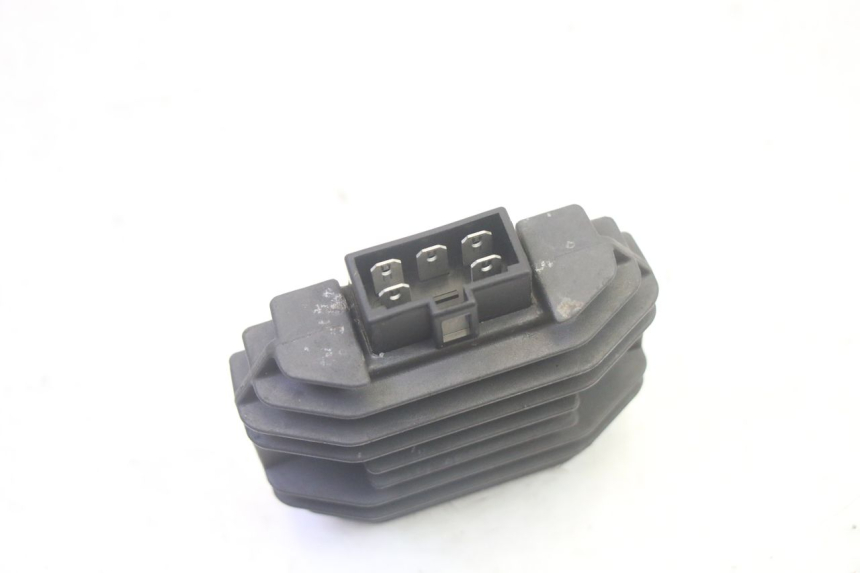 photo de REGULATEUR CHARGE PEUGEOT ELYSEO 125 (1999 - 2004) - Autre angle de vue