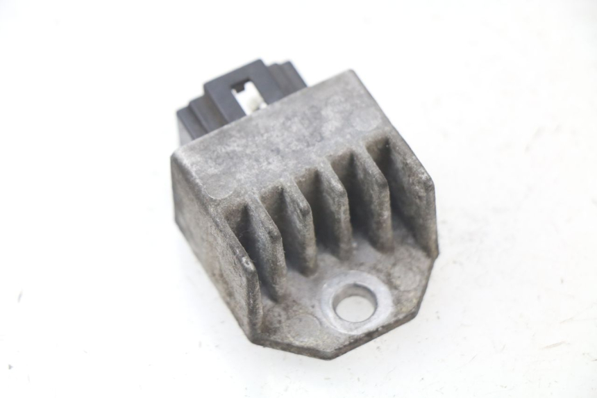 photo de RÉGULATEUR DE CHARGE PEUGEOT ELYSTAR 50 (2002 - 2014) - Détail de la pièce