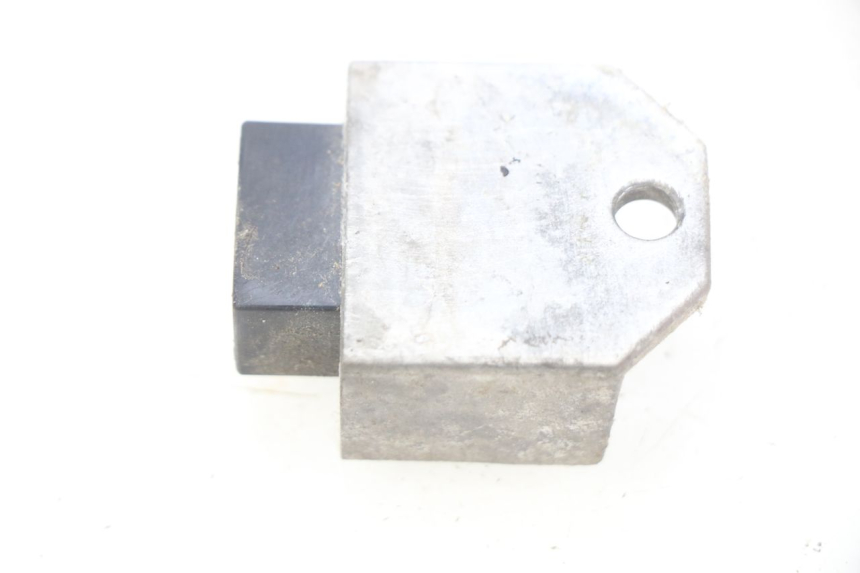 photo de RÉGULATEUR DE CHARGE PEUGEOT ELYSTAR 50 (2002 - 2014) - Détail de la pièce