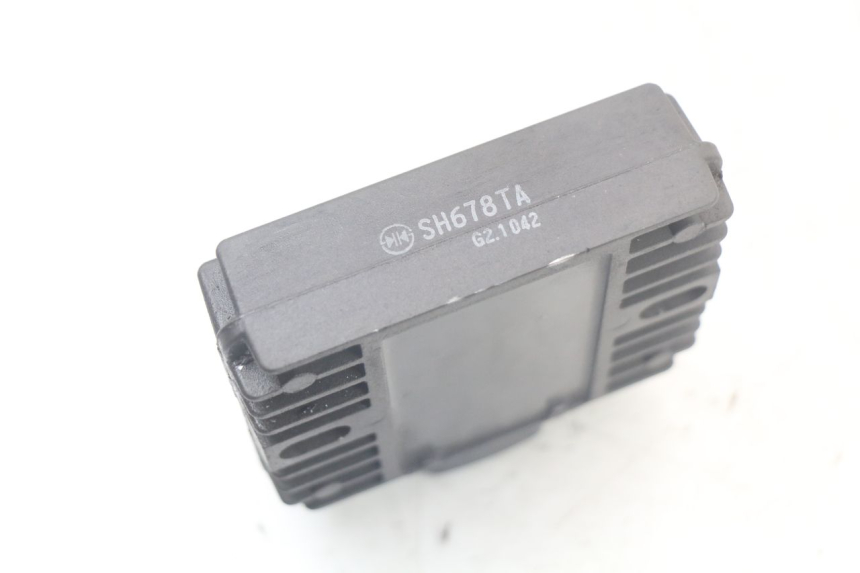 photo de REGULATEUR CHARGE KAWASAKI ER-6 ER6 N 650 (2012 - 2016) - Gros plan technique