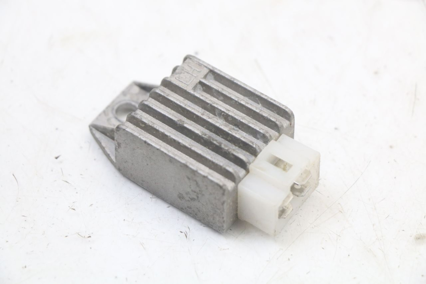 photo de REGULATEUR CHARGE EUROCKA RETRO 50 (2007 - 2014) - Vue principale