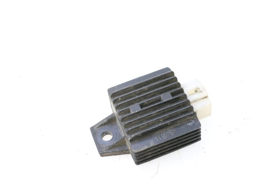 photo de REGULATEUR CHARGE JM MOTORS EVOLIS 4T 50 (2018 - 2022) - Détail de la pièce