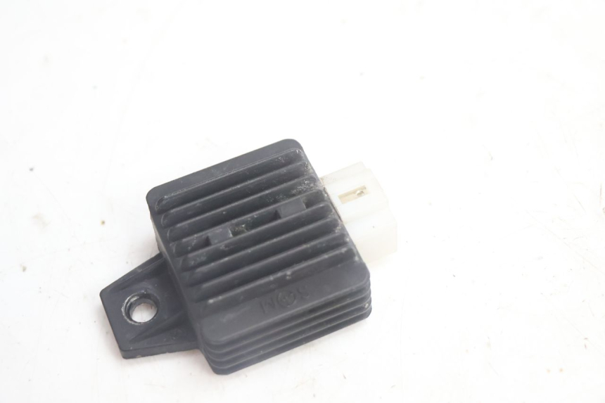photo de REGULATEUR CHARGE JM MOTORS EVOLIS 4T 50 (2018 - 2022) - Détail de la pièce