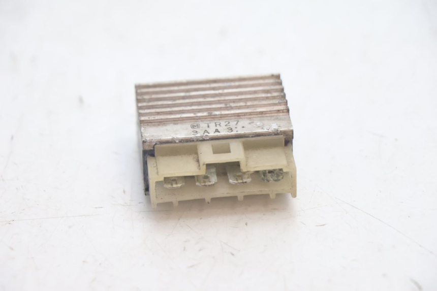 photo de REGULATEUR CHARGE MBK EVOLIS 80 (1993 - 1999) - Zoom état d’usage