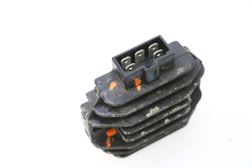 photo de REGULATEUR CHARGE KEEWAY F-ACT FACT EVO 50 (2020 - 2026) - Zoom état d’usage