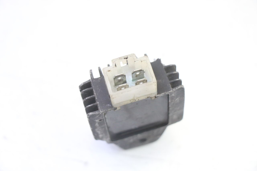 photo de REGULATEUR CHARGE KEEWAY F-ACT FACT 50 (2006 - 2011) - Zoom état d’usage