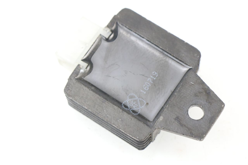 photo de REGULATEUR CHARGE TNT MOTOR FASTINO 4T 50 (2013 - 2019) - Détail de la pièce