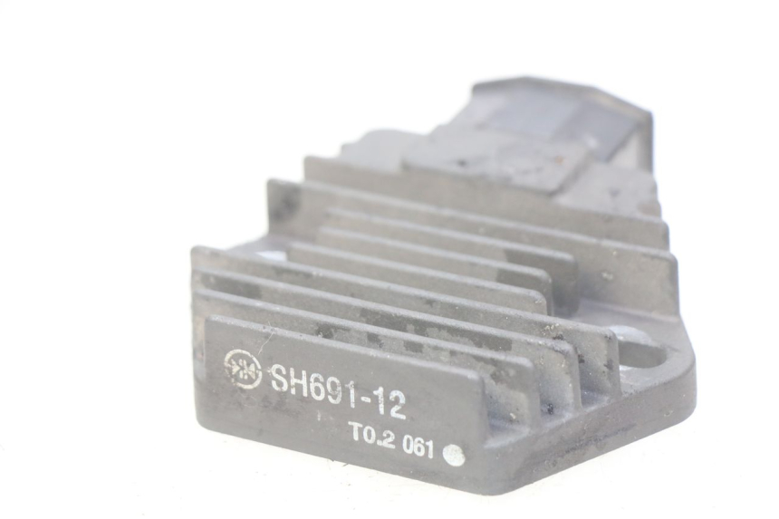 photo de REGULATEUR CHARGE HONDA FES PANTHEON 2T 125 (1998 - 2002) - Zoom état d’usage