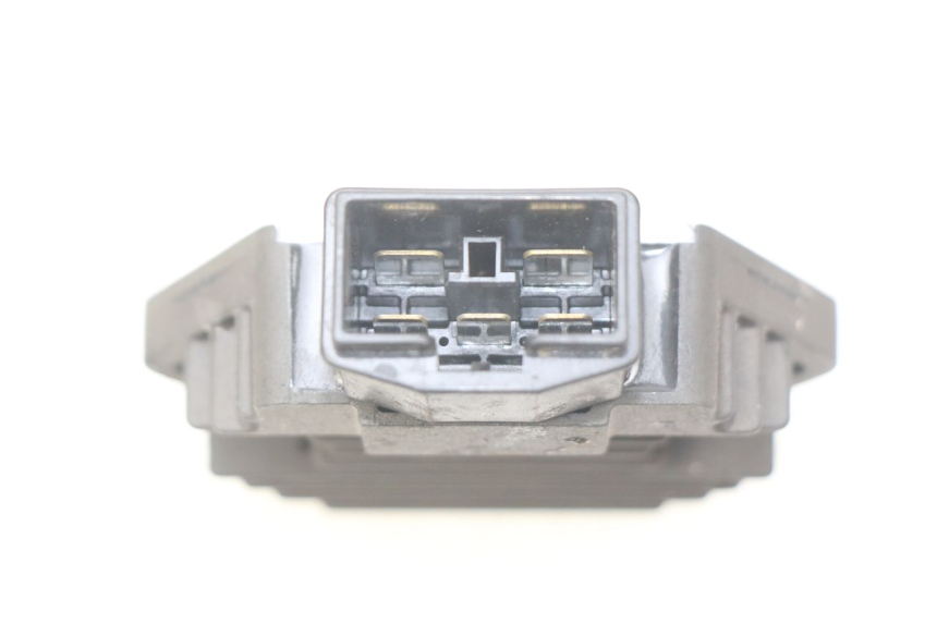 photo de REGULATEUR CHARGE HONDA FES PANTHEON 2T 125 (1998 - 2002) - Autre angle de vue