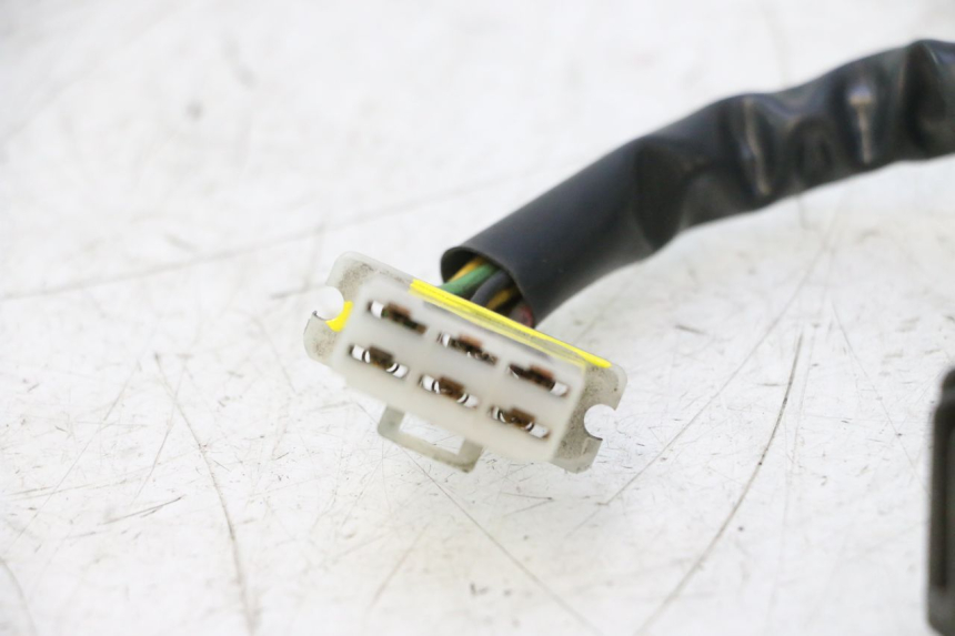 photo de REGULATEUR CHARGE HONDA FES PANTHEON 125 (2003 - 2007) - Vue d’ensemble