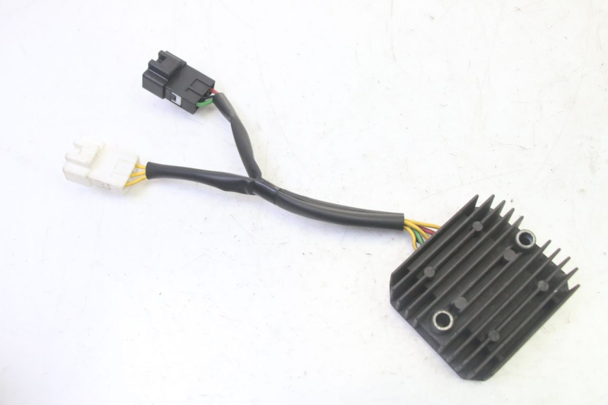 photo de REGULATEUR CHARGE HONDA FES S-WING SWING ABS 125 (2007 - 2015) - Vue principale