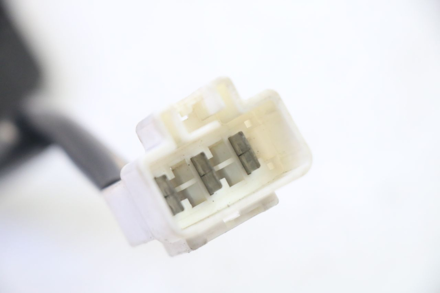 photo de REGULATEUR CHARGE HONDA FES S-WING SWING ABS 125 (2007 - 2015) - Autre angle de vue