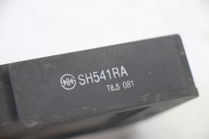 photo de REGULATEUR CHARGE HONDA FES S-WING SWING ABS 125 (2007 - 2015) - Points de fixation