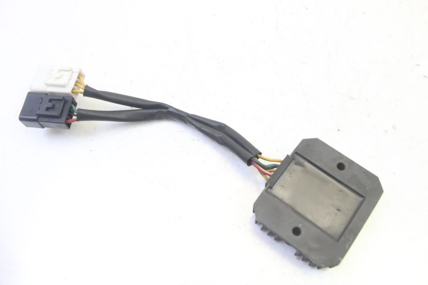 photo de REGULATEUR CHARGE HONDA FES S-WING SWING ABS 125 (2007 - 2015) - Vue d’ensemble