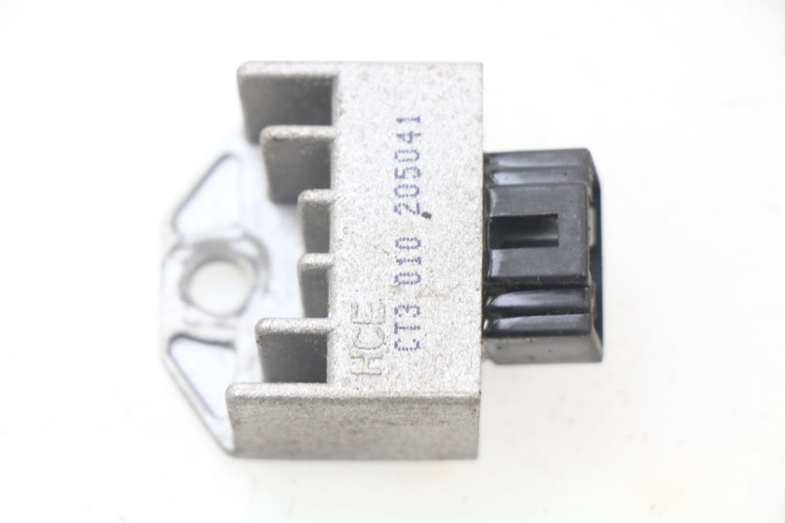 photo de REGULATEUR CHARGE SYM FIDDLE 2 50 (2008 - 2013) - Vue principale