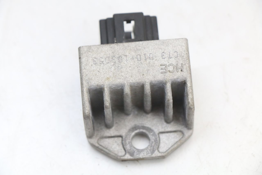 photo de REGULATEUR CHARGE SYM FIDDLE 2 50 (2008 - 2013) - Détail de la pièce