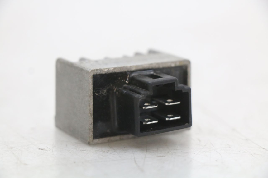 photo de REGULATEUR CHARGE SYM FIDDLE 2 50 (2008 - 2013) - Zoom état d’usage