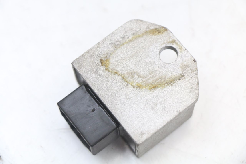 photo de REGULATEUR CHARGE SYM FIDDLE 2 50 (2008 - 2013) - Autre angle de vue