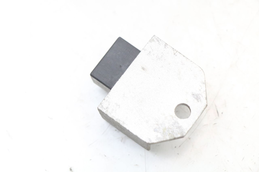 photo de REGULATEUR CHARGE SYM FIDDLE 2 50 (2008 - 2013) - Autre angle de vue