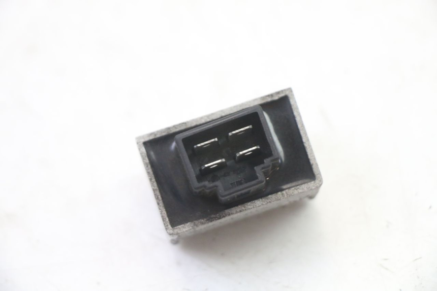 photo de REGULATEUR CHARGE SYM FIDDLE 2 S 125 (2012 - 2014) - Zoom état d’usage