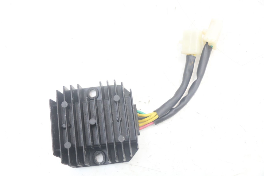 photo de REGULATEUR CHARGE SYM FIDDLE 3 III 125 (2014 - 2020) - Détail de la pièce