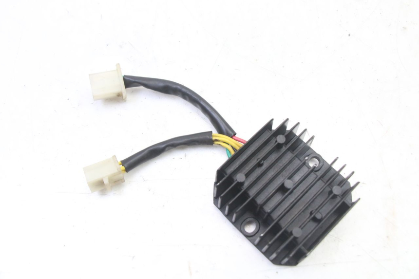 photo de REGULATEUR CHARGE SYM FIDDLE 3 III 125 (2014 - 2020) - Vue principale