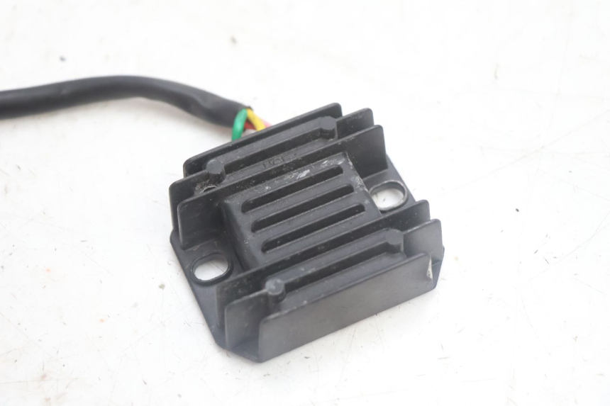 photo de REGULATEUR CHARGE SYM FIDDLE 3 III 50 (2014 - 2020) - Détail de la pièce