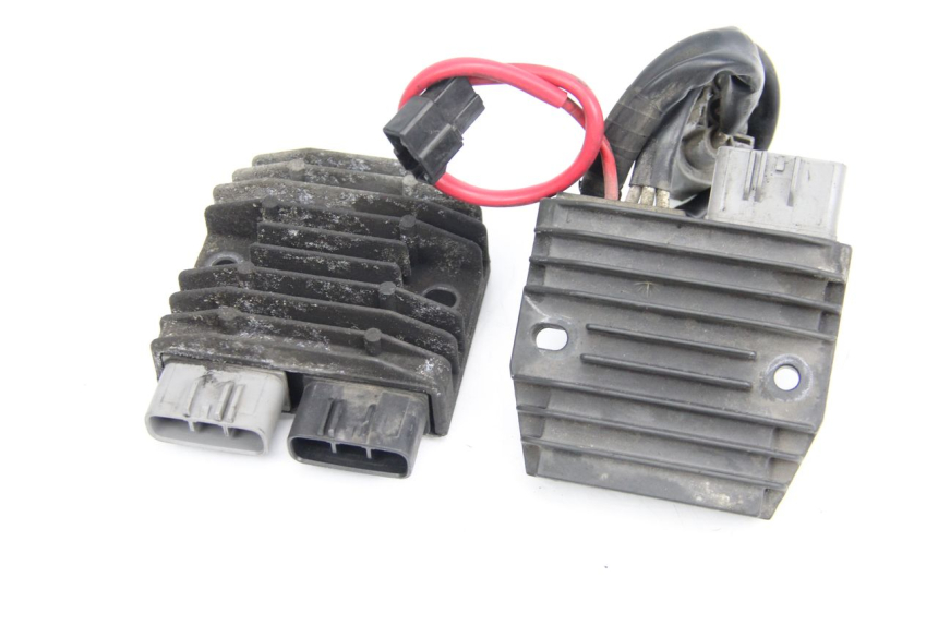 photo de REGULATEUR CHARGE YAMAHA FJR ABS 1300 (2006 - 2012) - Autre angle de vue