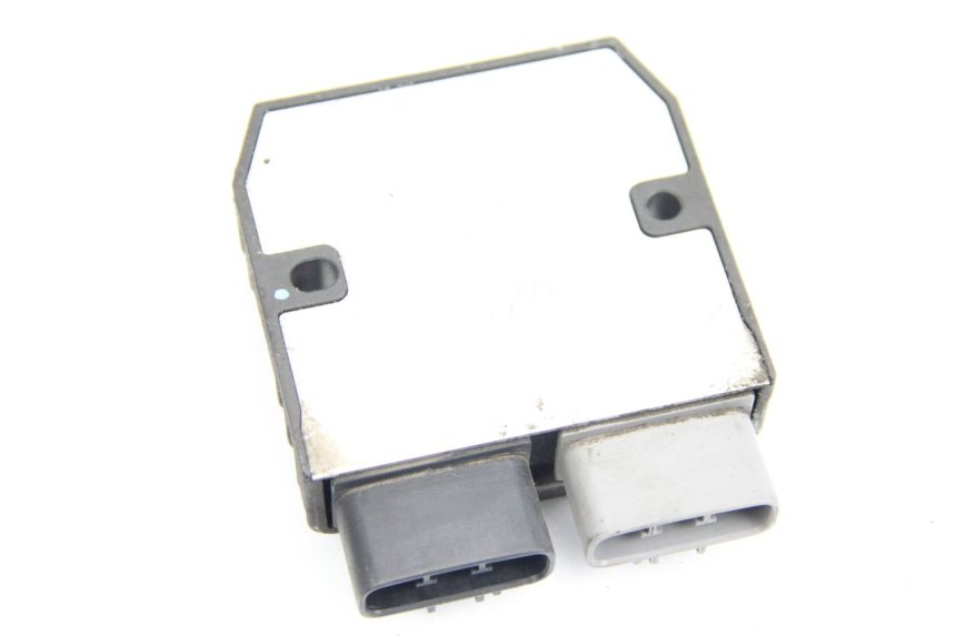 photo de REGULATEUR CHARGE YAMAHA FJR ABS 1300 (2006 - 2012) - Points de fixation