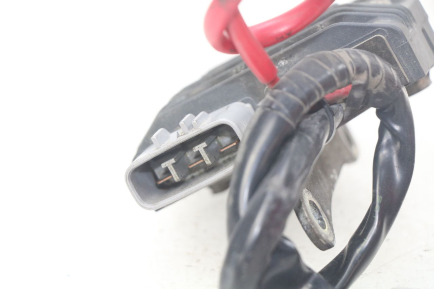 photo de REGULATEUR CHARGE YAMAHA FJR ABS 1300 (2006 - 2012) - Zoom état d’usage
