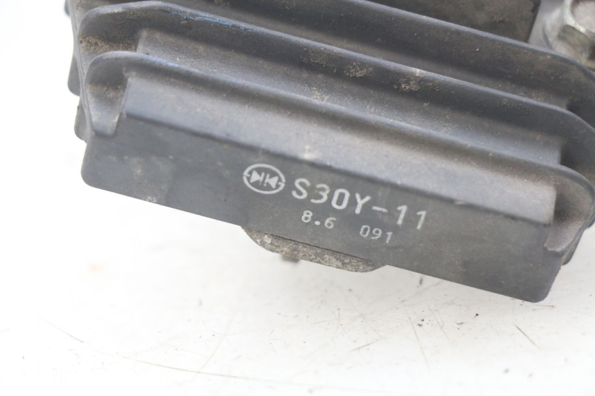 photo de REGULATEUR CHARGE YAMAHA FJR ABS 1300 (2006 - 2012) - Vue d’ensemble