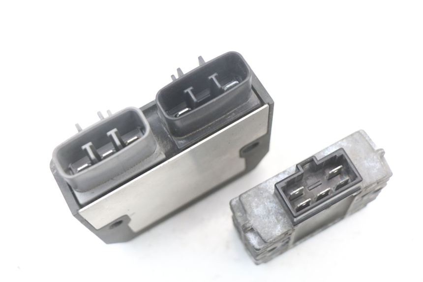 photo de REGULATEUR CHARGE YAMAHA FJR ABS 1300 (2006 - 2012) - Zoom état d’usage