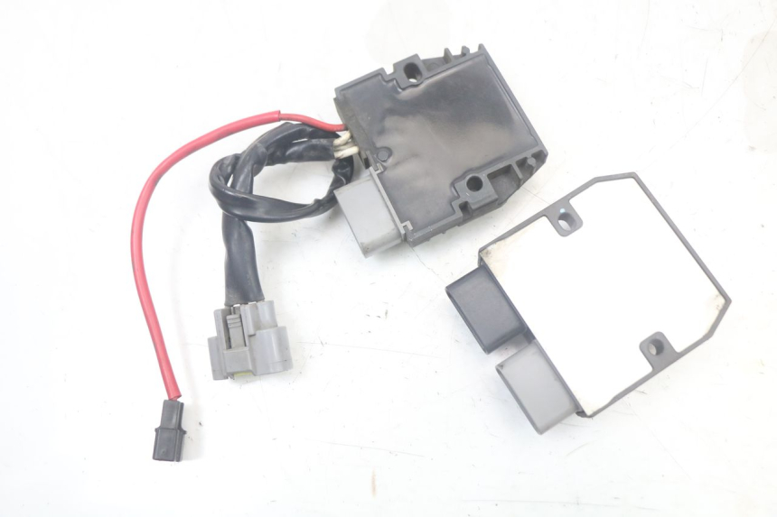 photo de REGULATEUR CHARGE YAMAHA FJR ABS 1300 (2006 - 2012) - Zoom état d’usage