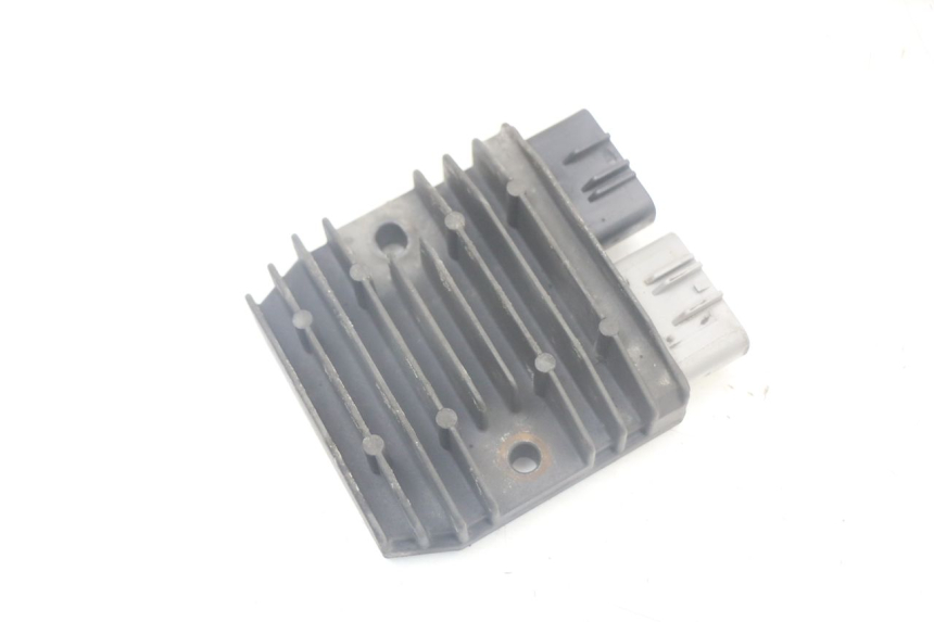 photo de REGULATEUR CHARGE YAMAHA FJR ABS 1300 (2006 - 2012) - Autre angle de vue
