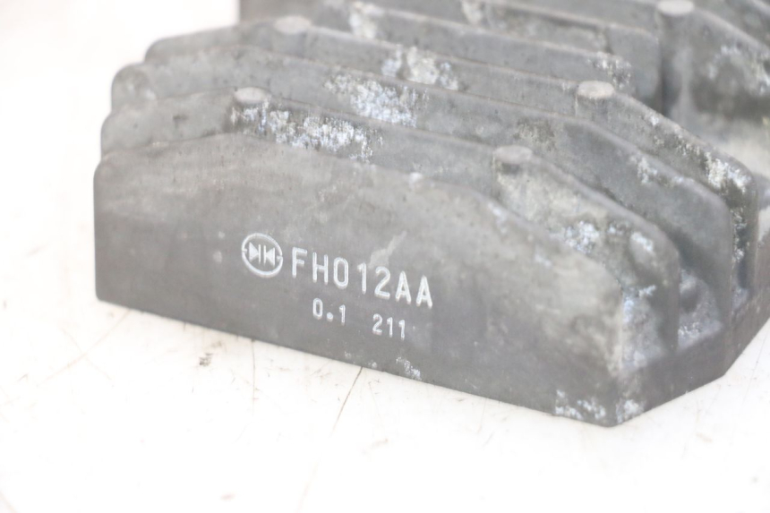 photo de REGULATEUR CHARGE YAMAHA FJR ABS 1300 (2006 - 2012) - Zoom état d’usage