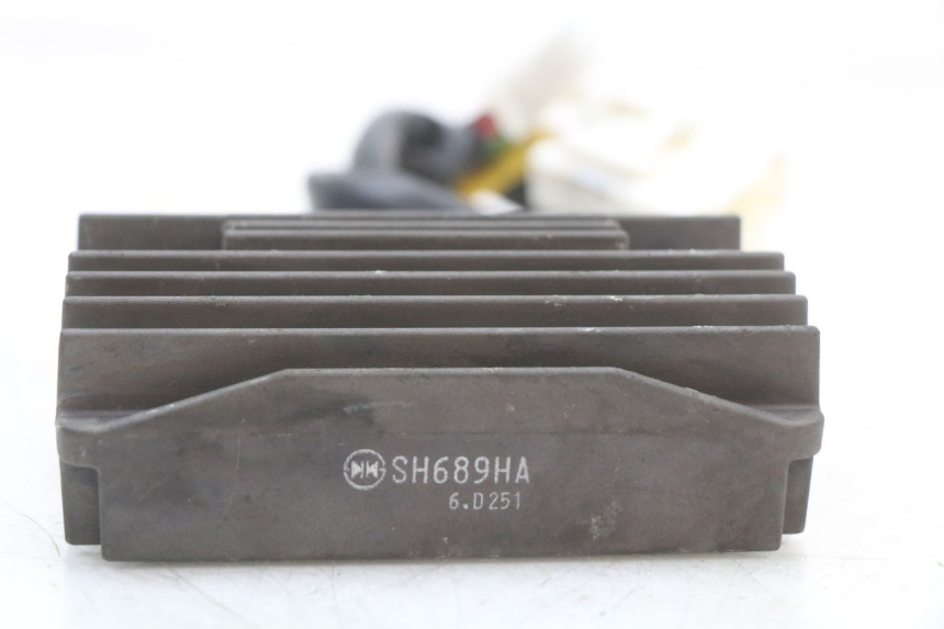 photo de REGULATEUR CHARGE HONDA FJS SILVER WING SILVERWING 400 (2005 - 2008) - Zoom état d’usage