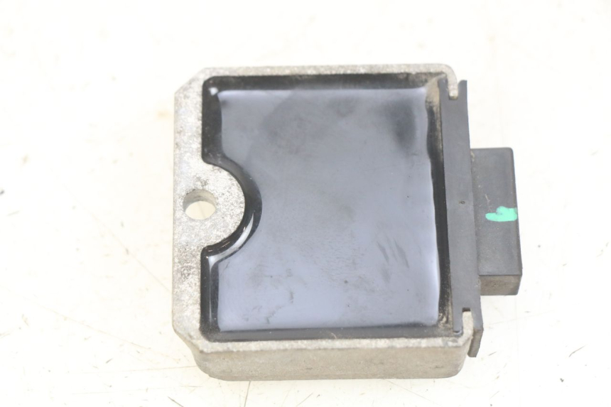 photo de REGULATEUR CHARGE PIAGGIO FLY 4T 50 (2013 - 2017) - Détail de la pièce