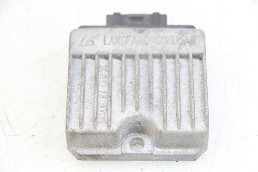 photo de REGULATEUR CHARGE PIAGGIO FLY 4T 50 (2013 - 2017) - Zoom état d’usage