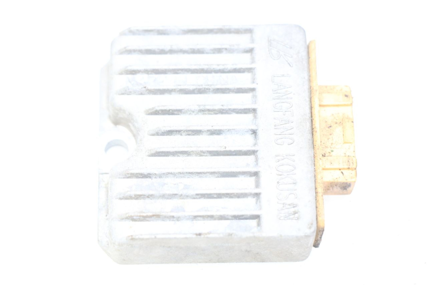 photo de REGULATEUR CHARGE PIAGGIO FLY 100 (2006 - 2010) - Vue principale