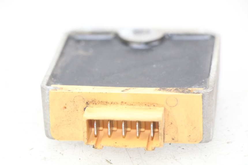 photo de REGULATEUR CHARGE PIAGGIO FLY 100 (2006 - 2010) - Détail de la pièce