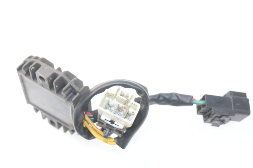 photo de REGULATEUR CHARGE PIAGGIO FLY IE 125 (2012 - 2017) - Vue d’ensemble