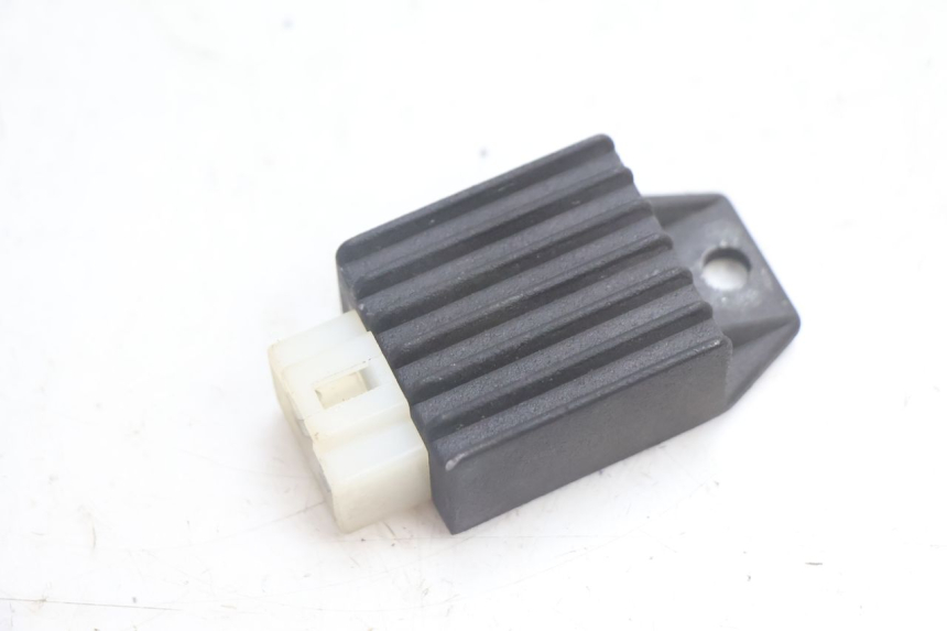 photo de REGULATEUR CHARGE KEEWAY FOCUS 50 (2006 - 2009) - Vue principale