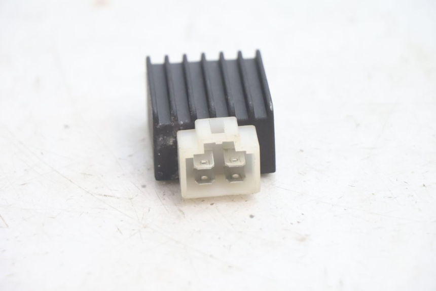 photo de REGULATEUR CHARGE KEEWAY FOCUS 50 (2006 - 2009) - Zoom état d’usage