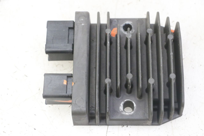 photo de REGULATEUR CHARGE HONDA FORZA ABS 300 (2013 - 2017) - Vue principale