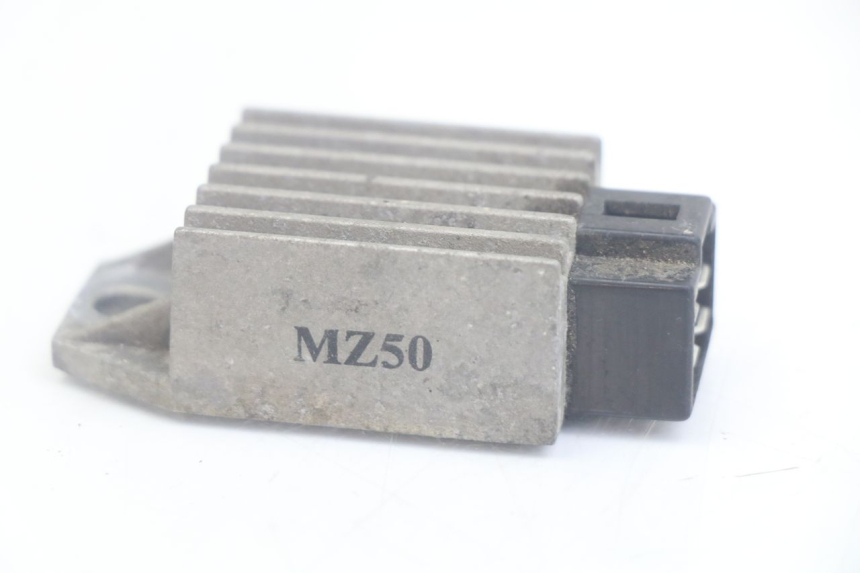 photo de REGULATEUR CHARGE BAOTIAN FRESH 50 (2004 - 2012) - Détail de la pièce